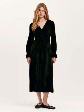 Lane Bryant Plus size Black V-Neck Long Sleeve Midi Velvet Dress